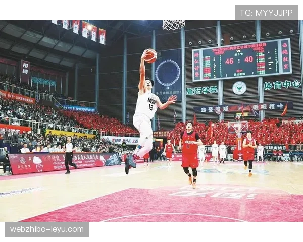 比尔三分王闪耀赛场，精准投篮引领球队逆转取胜