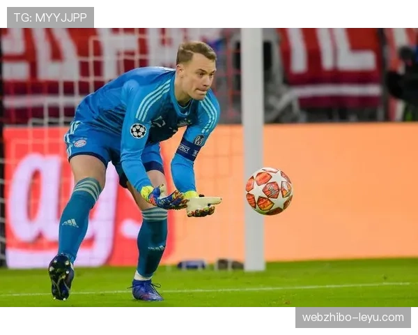 诺伊尔门将：稳定表现背后的奋斗与坚持引关注