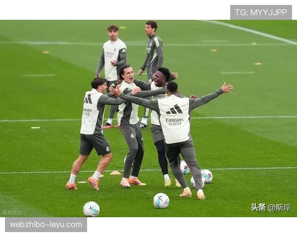 瓦伦西亚球迷抗议持续升级,俱乐部经营形势面临考验 瓦伦西亚球迷抗议持续升级,俱乐部经营形势面临考验